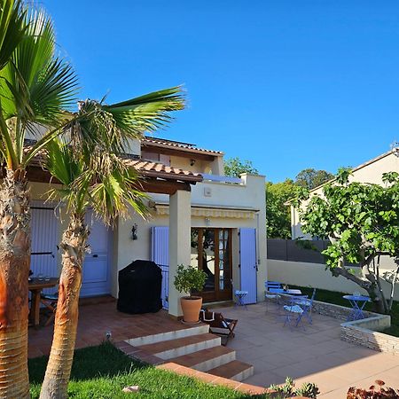 Villa Au Pied Du Massif Des Costes Pélissanne Exterior foto