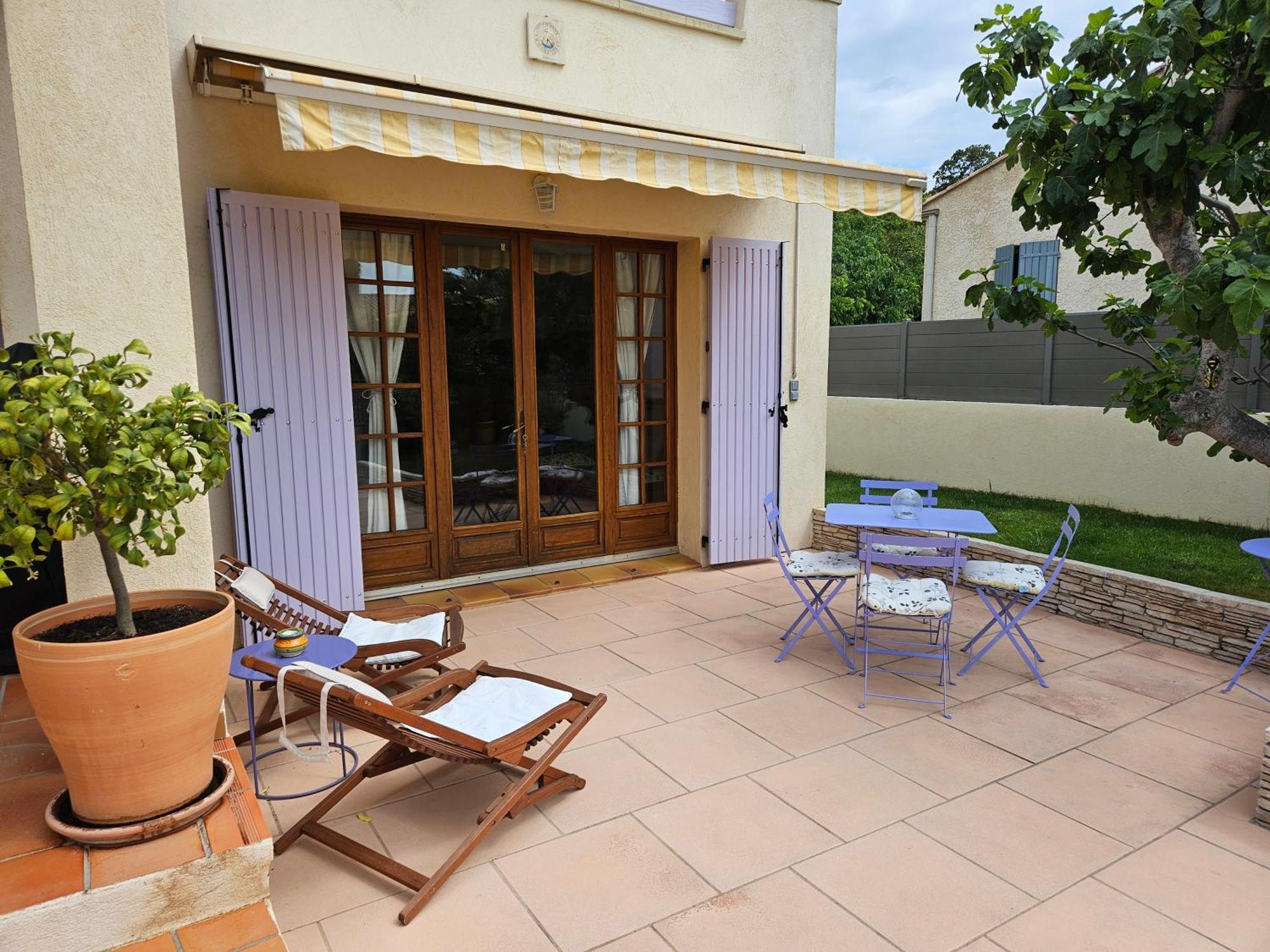 Villa Au Pied Du Massif Des Costes Pélissanne Exterior foto