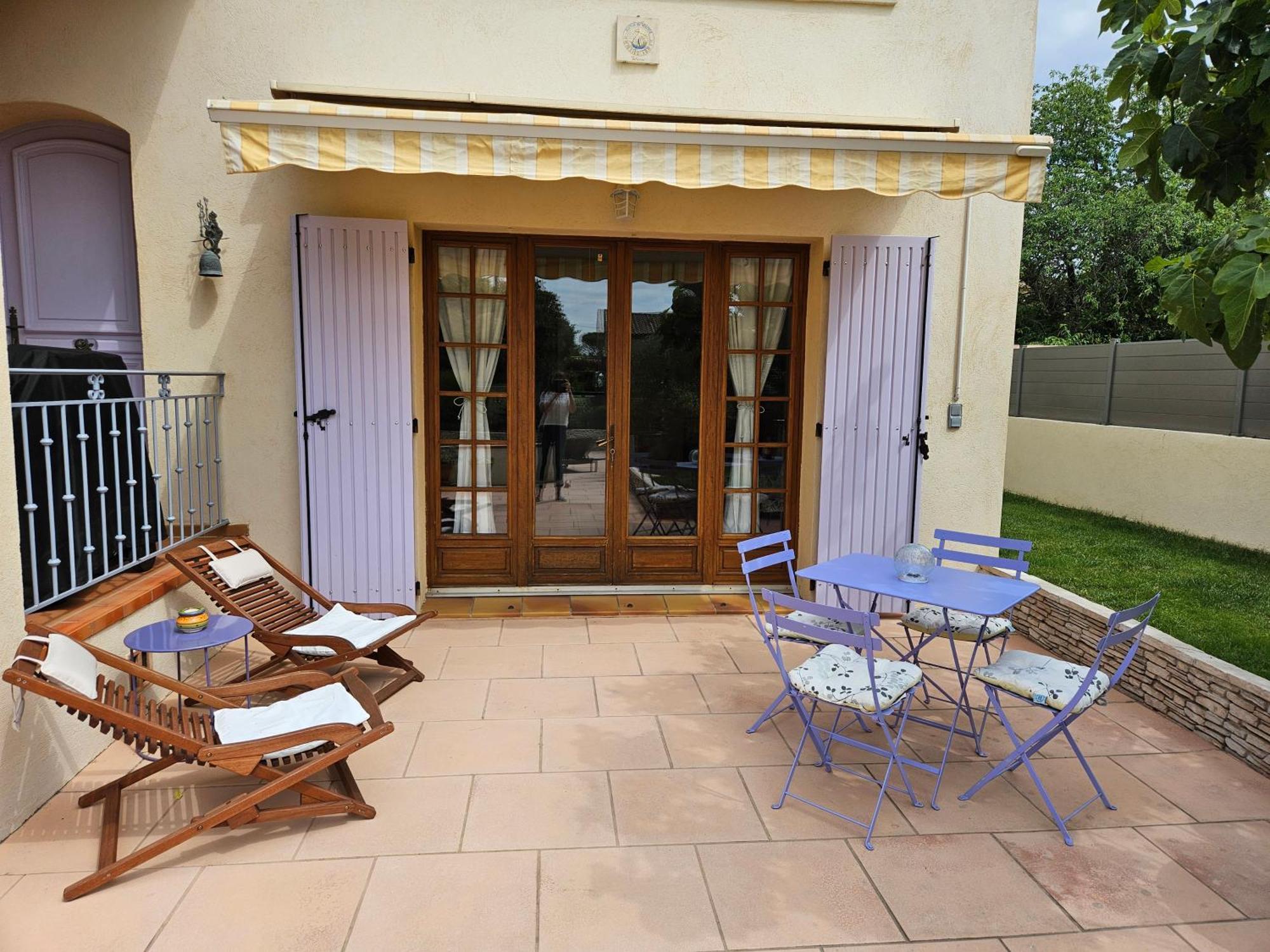 Villa Au Pied Du Massif Des Costes Pélissanne Exterior foto