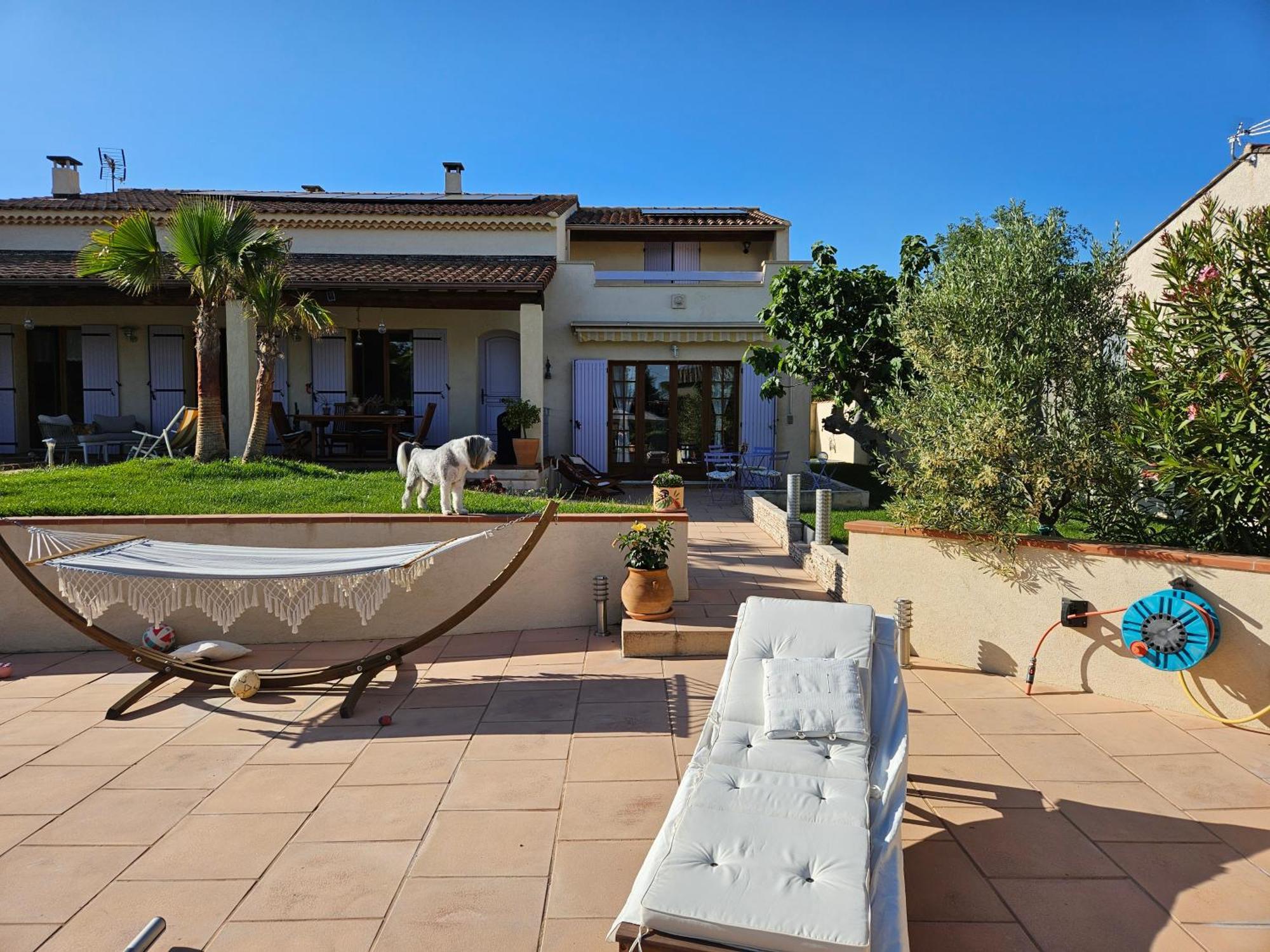 Villa Au Pied Du Massif Des Costes Pélissanne Exterior foto