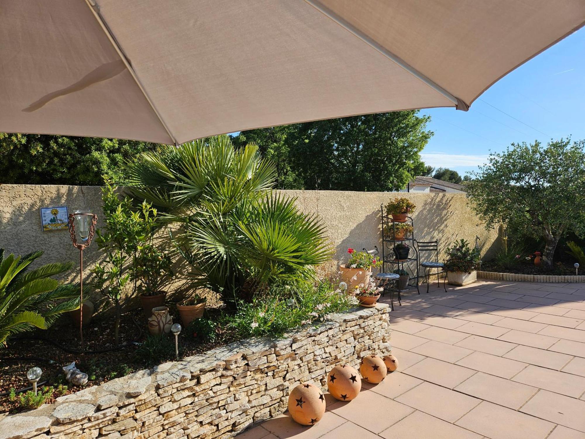 Villa Au Pied Du Massif Des Costes Pélissanne Exterior foto